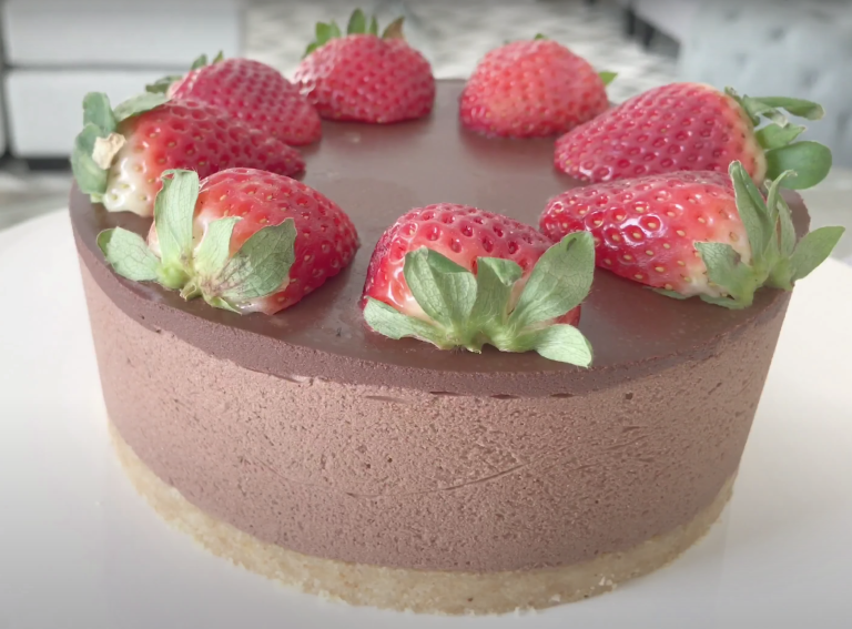No Bake Keto Chocolate Mousse Cake